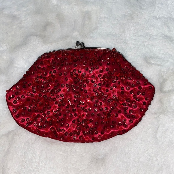 Red beaded clutch - Picture 1 of 6